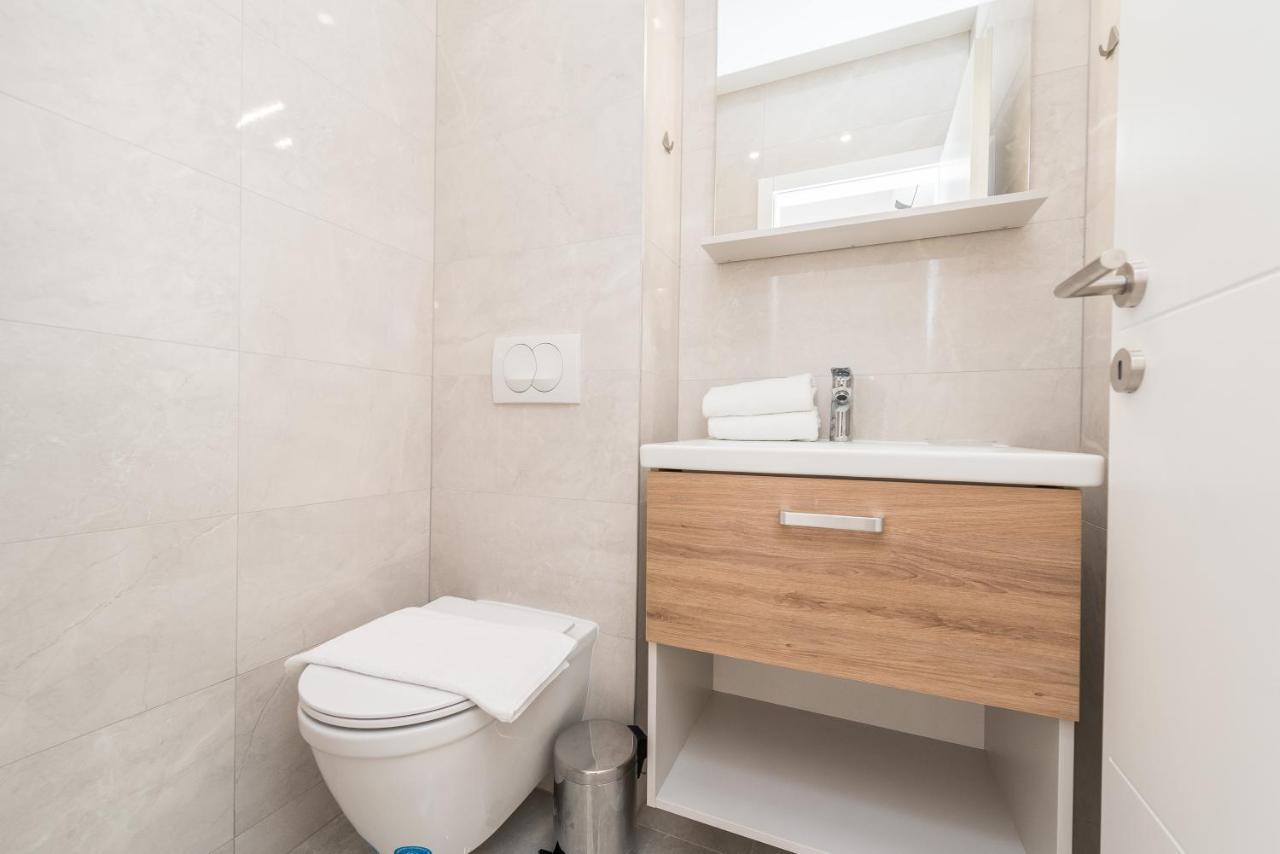 נובליה Sara Luxury Apartment With A Pool מראה חיצוני תמונה