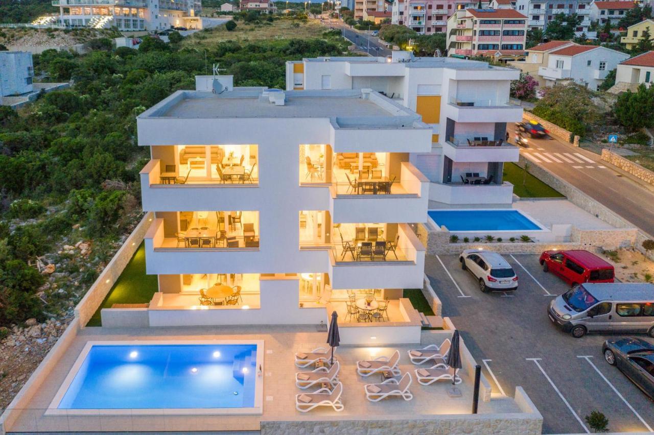 נובליה Sara Luxury Apartment With A Pool מראה חיצוני תמונה