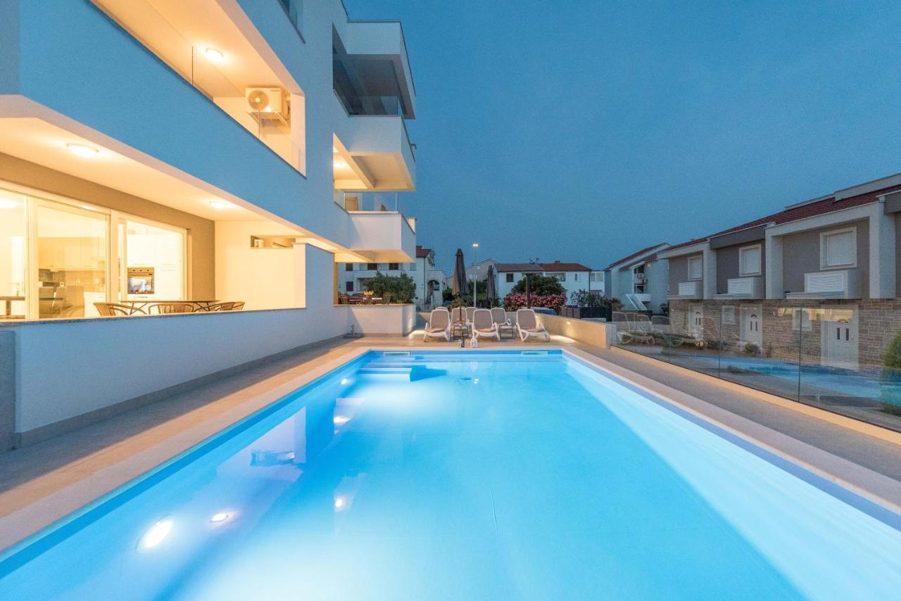 נובליה Sara Luxury Apartment With A Pool מראה חיצוני תמונה
